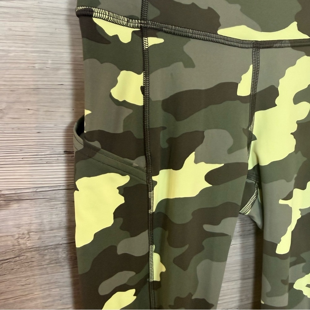 Lululemon Fast and Free High-Rise Tight 25” Pockets - Camo Yellow Multi Size 4 - Picture 10 of 12